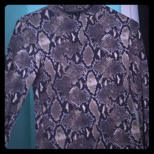 Snake print design Turtle neck